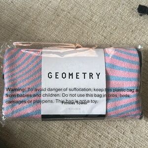 Geometry Pink towel